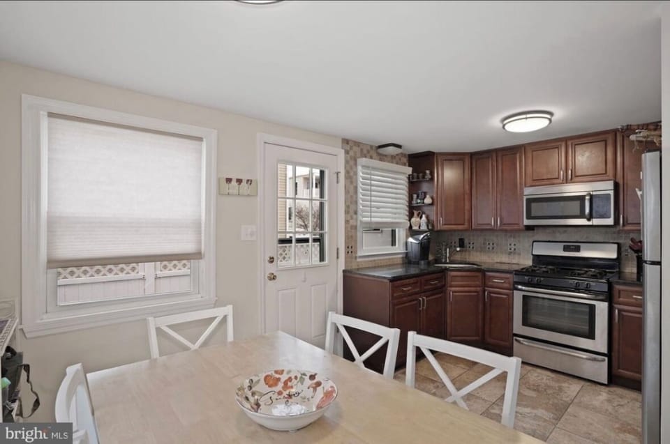 kitchen view (facing the door to the back yard)