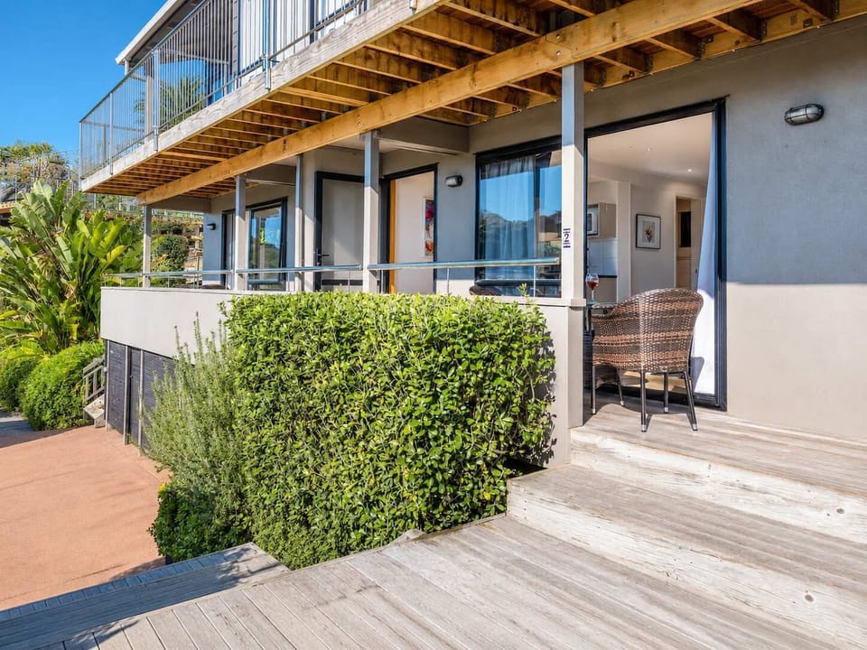 Entry to studio with balcony