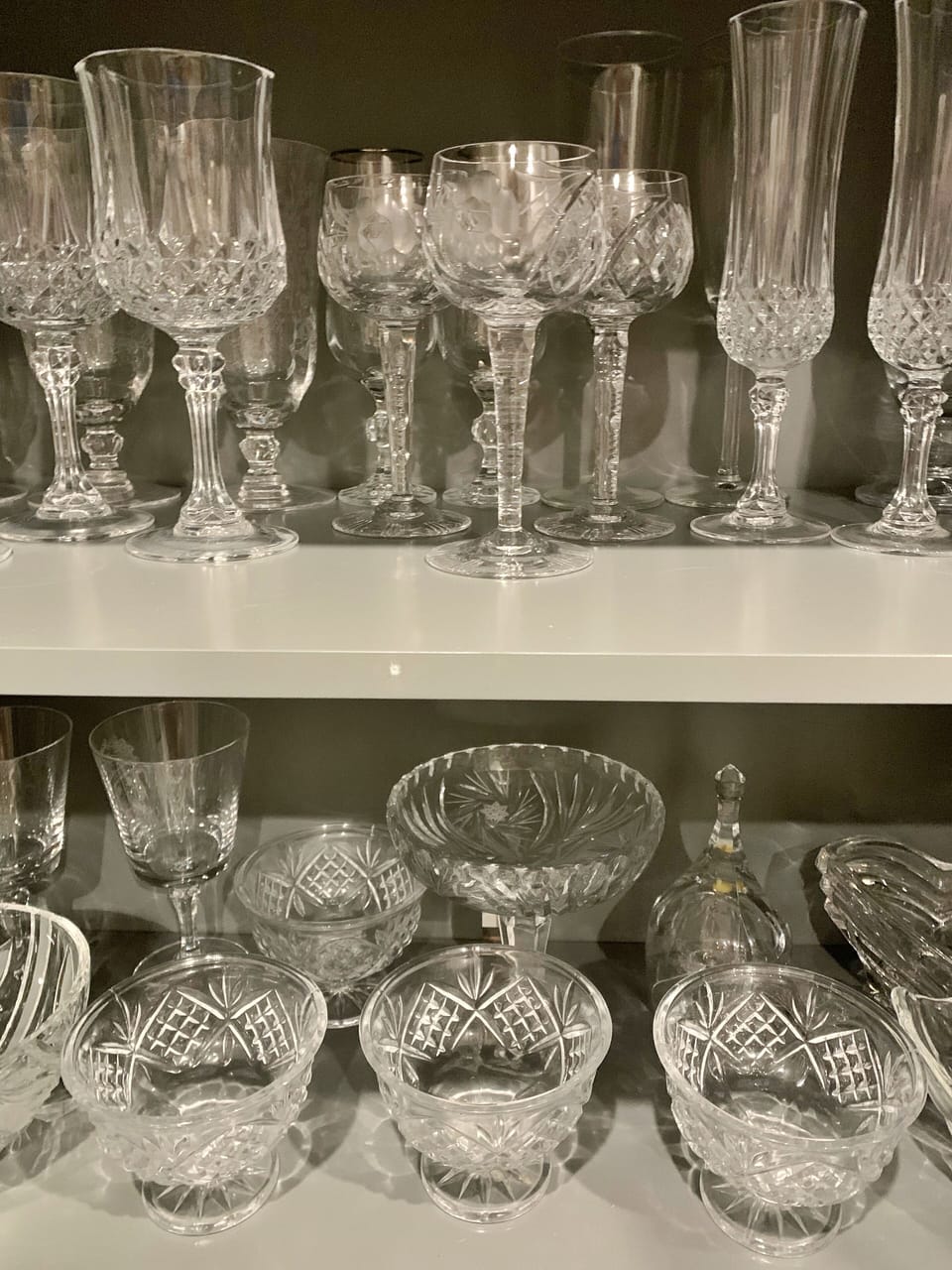 Crystal glasses provided, perfect for beautiful gatherings and special moments.