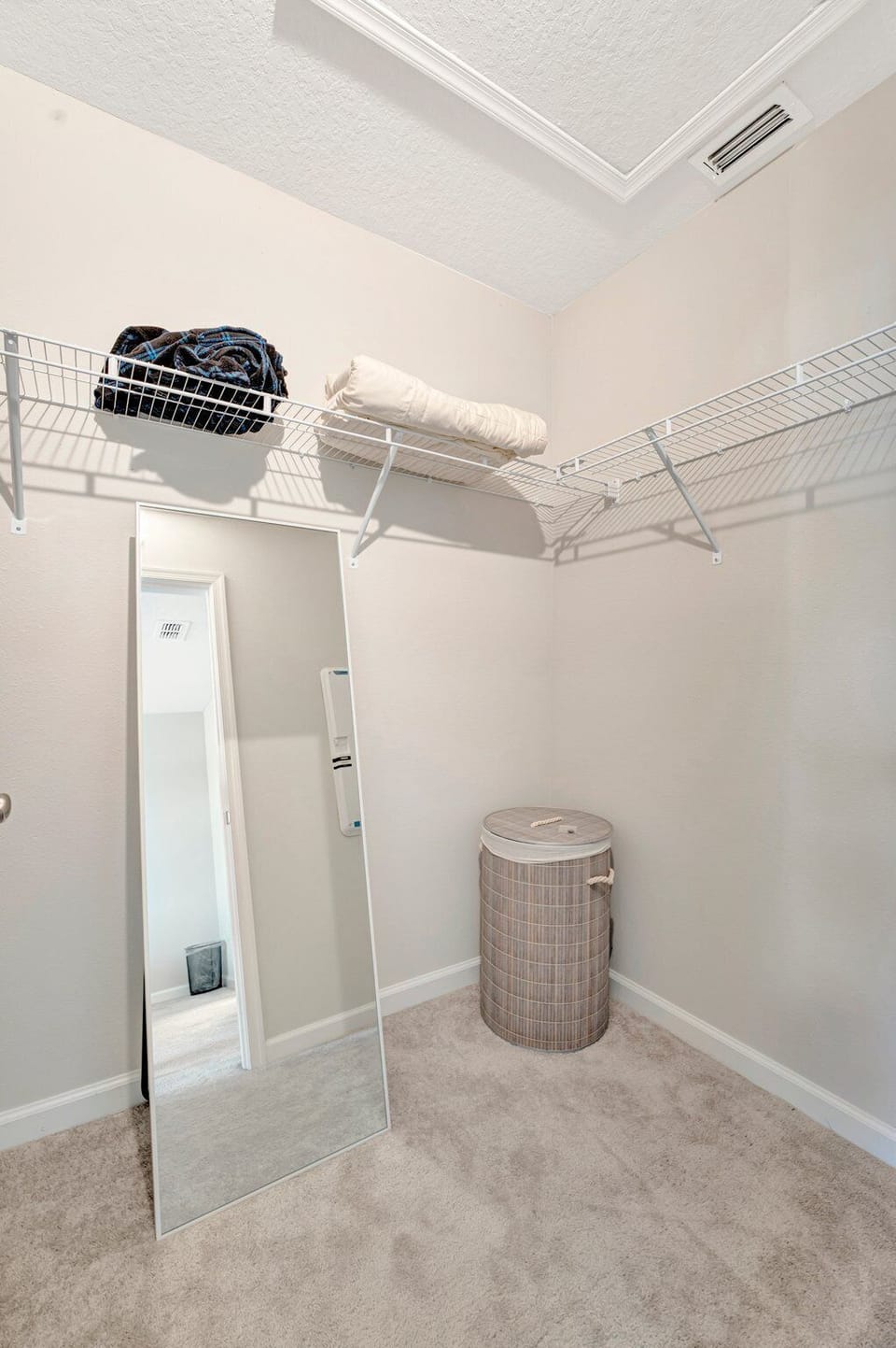 Room, Share House, Private Bath, 1 Queen Bed, Non-smoking | Down comforters, desk, laptop workspace, free WiFi