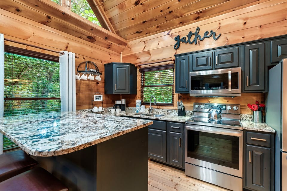 The kitchen is been completely remodeled. New cabinets, appliances, etc..
