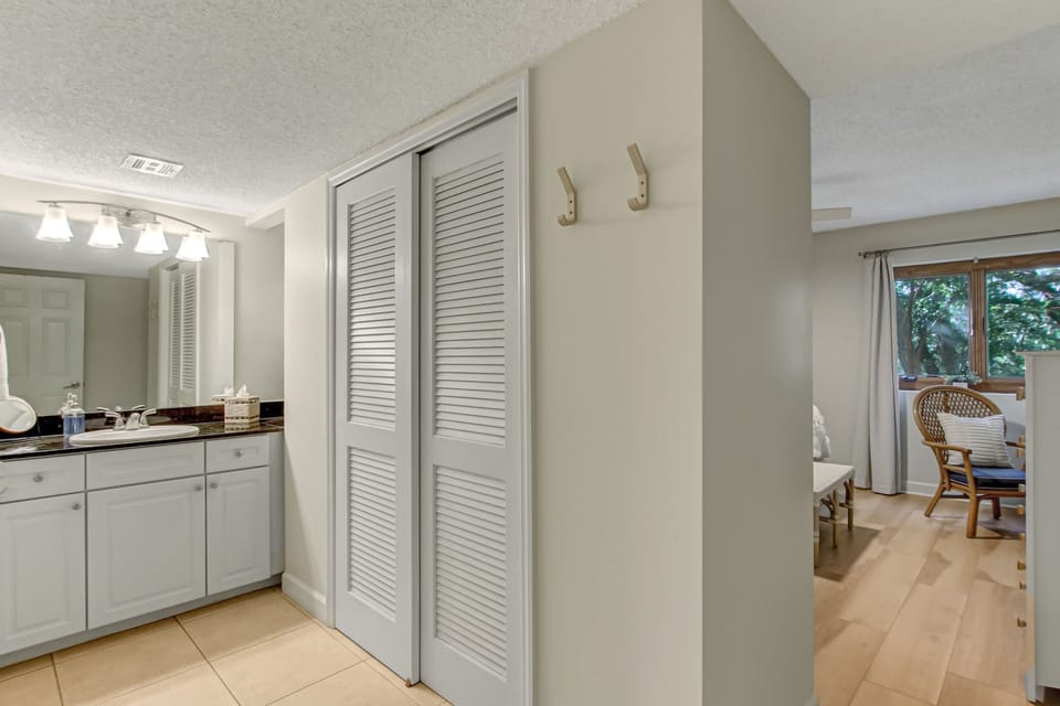 Master Bath with Vanity/Dressing Area