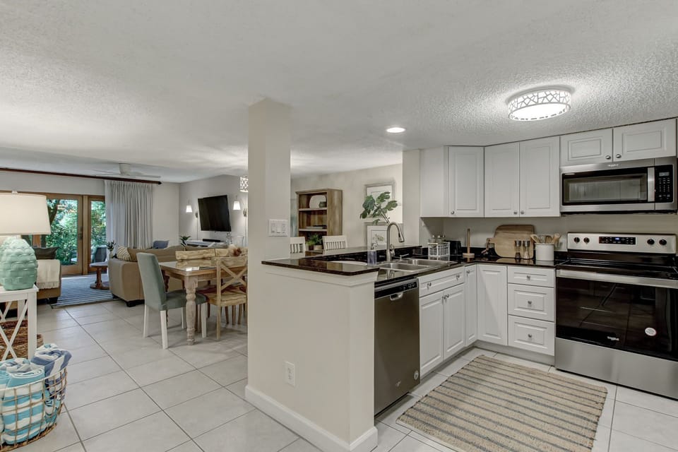 Open Kitchen, Dining and Living Areas