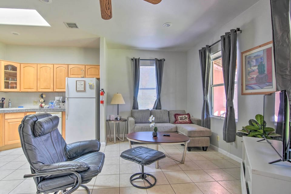 Living Room | Smart TV
