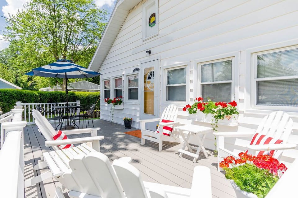 Front Porch
Pull Up a Chair and a Beverage