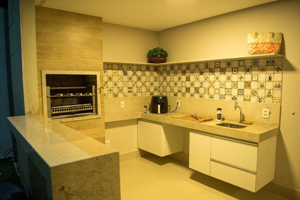 Luxury Chalet | Private kitchen | Fridge, cookware/dishes/utensils