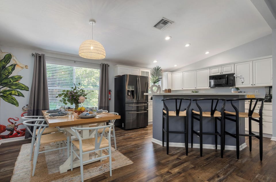 A fully equipped kitchen, stocked and ready for all your culinary adventures!
