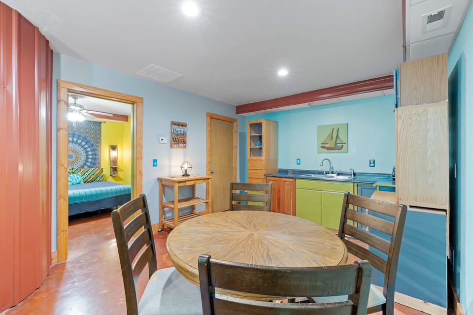 Basic Chalet | In-room dining