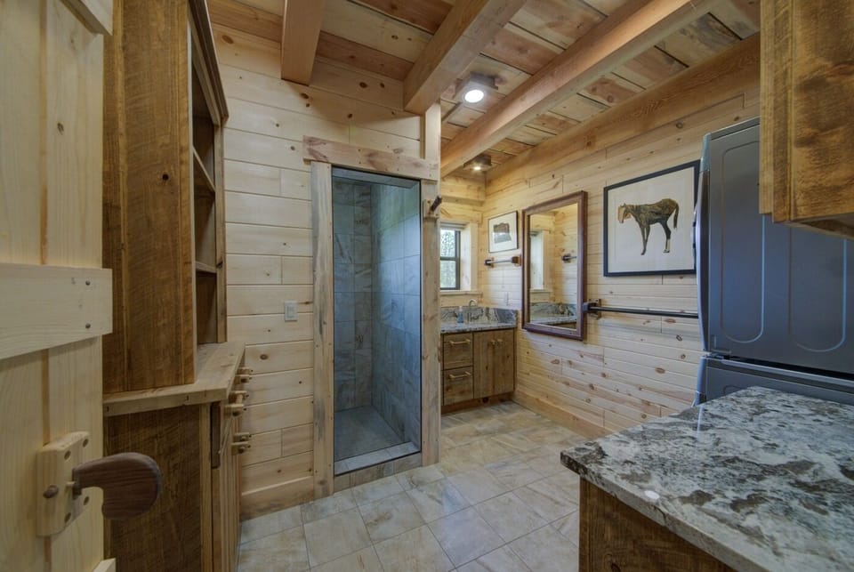Bathroom / Walk-in Shower.