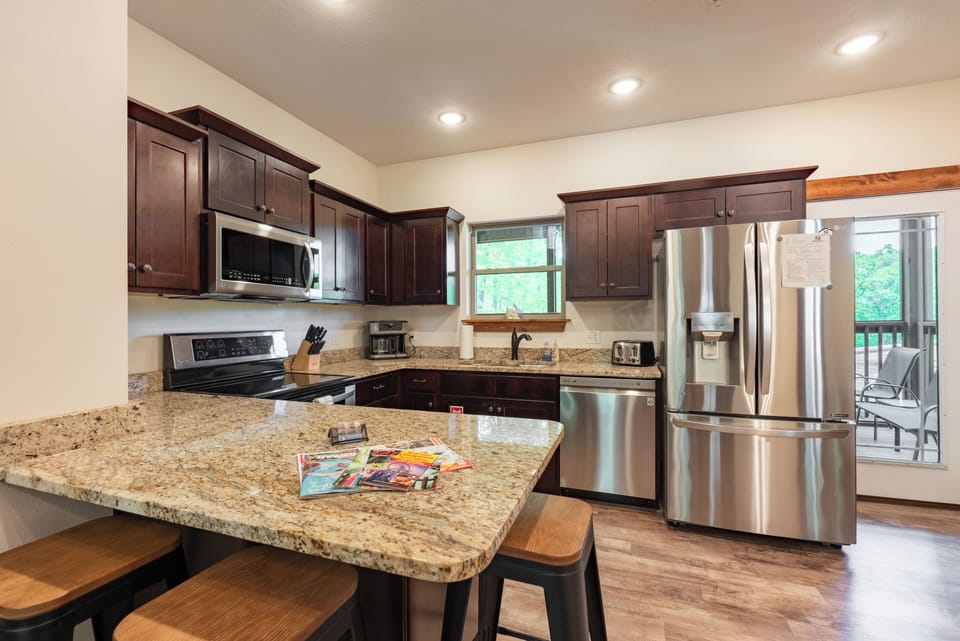 Breakfast Bar and Bar Stools