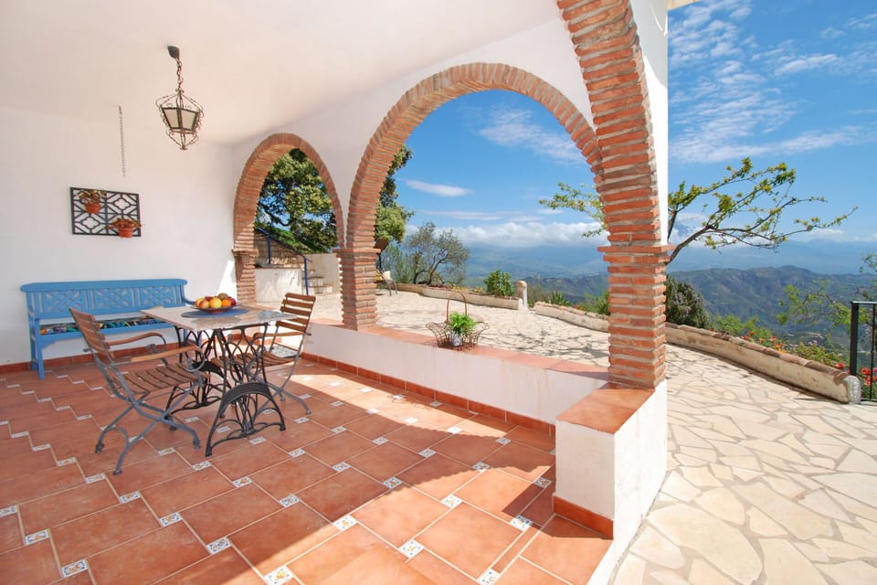 Let us enjoy an aperitive before dinner under the blue sky.