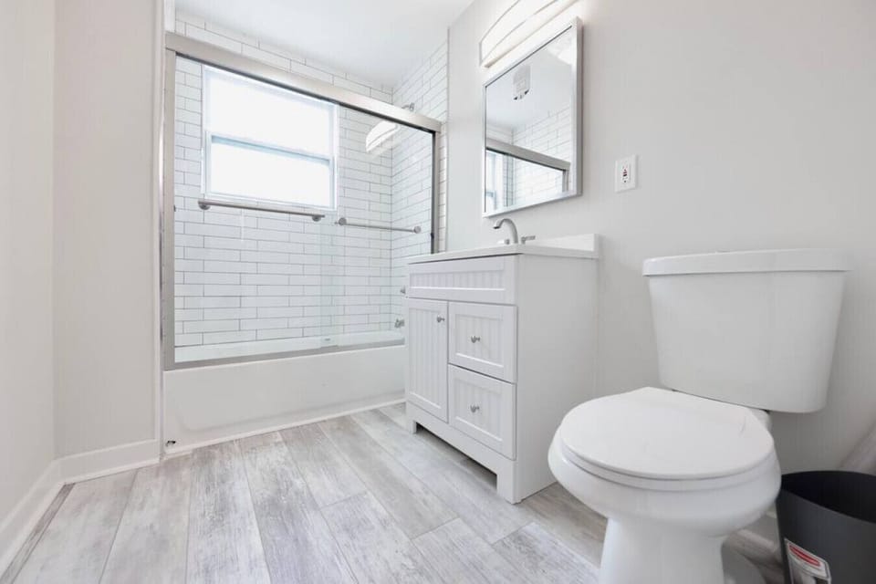 Upstairs bathroom shower tub combo
