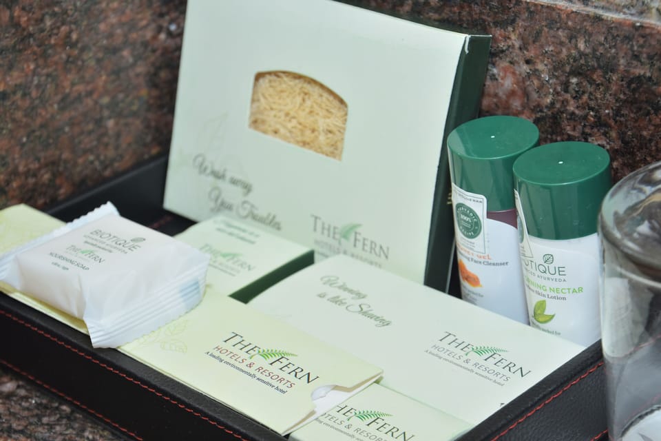 Shower, rainfall showerhead, free toiletries, hair dryer