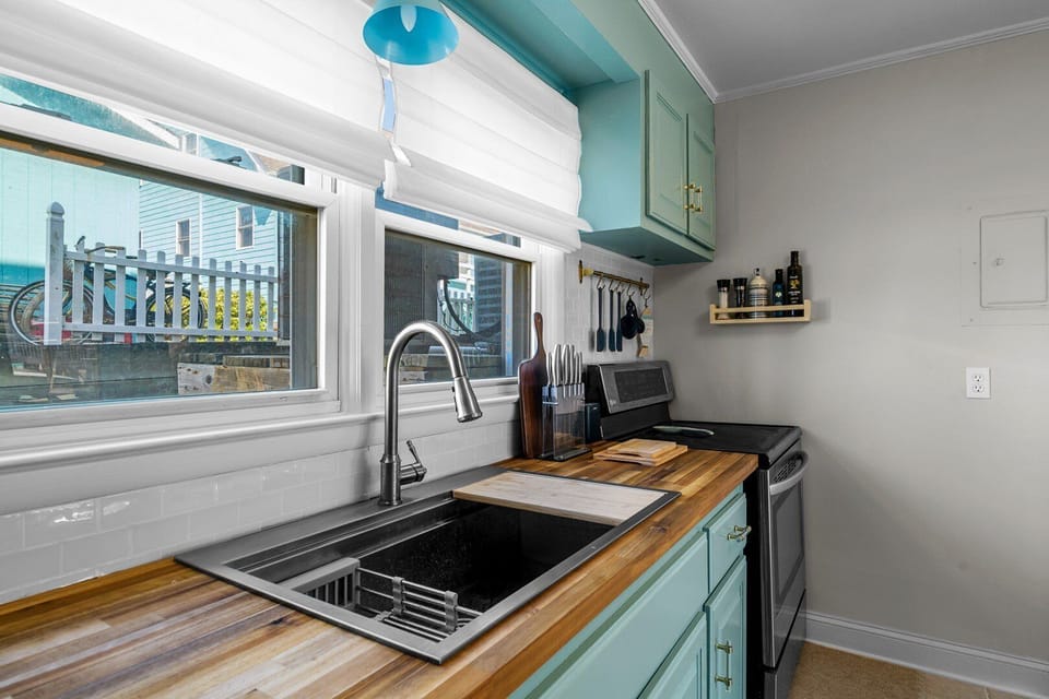 420 1st Unit 1A Kitchen