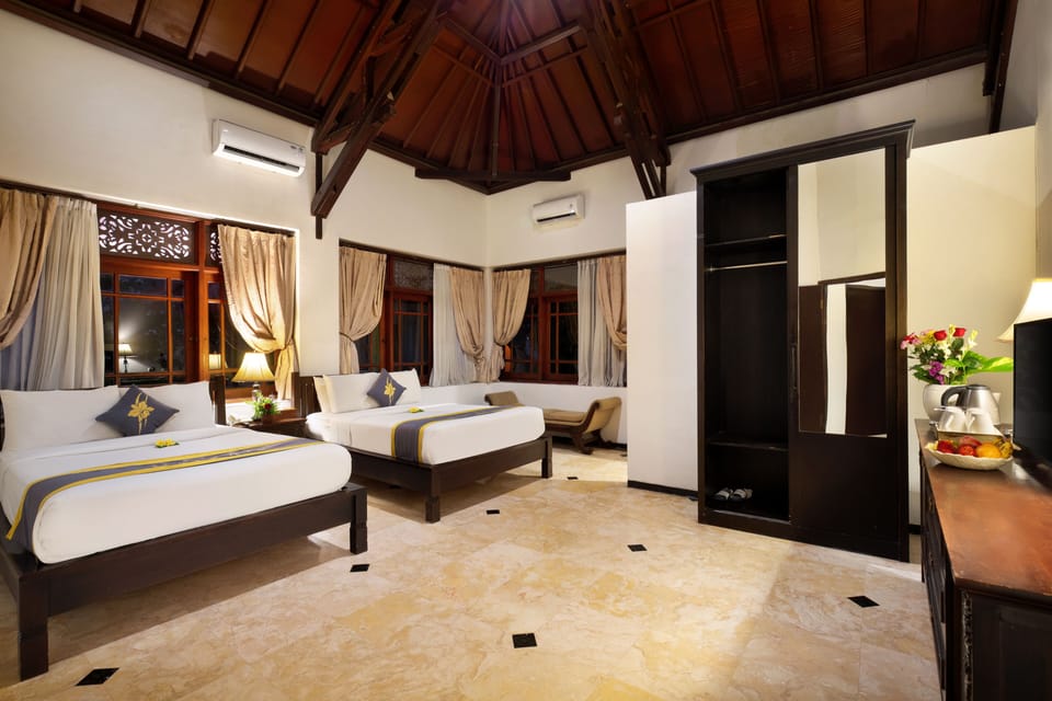 Family Room | In-room safe, desk, soundproofing, iron/ironing board