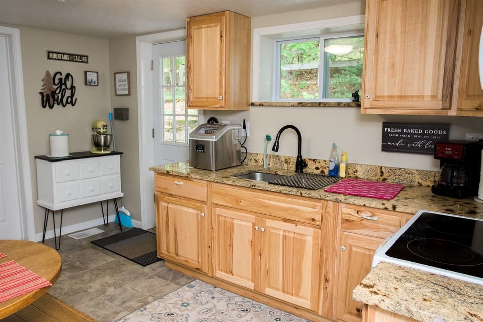 Fully equipped kitchen.