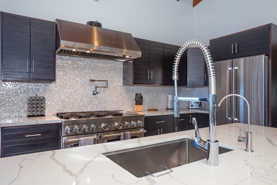 House, 4 Bedrooms | Private kitchen | Coffee/tea maker, fridge, oven, toaster