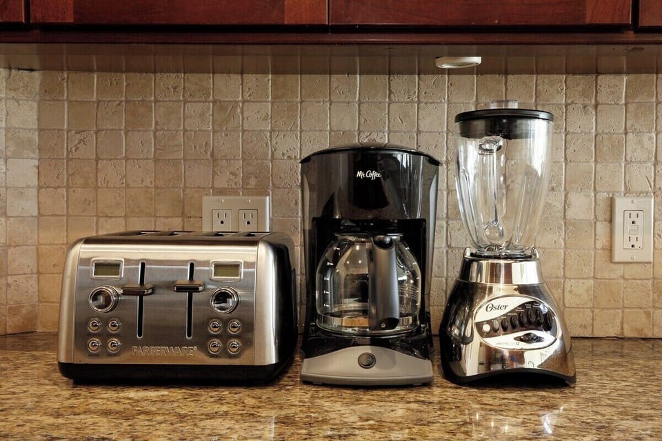 Fully Equipped Kitchen Appliances - Manualoha 903