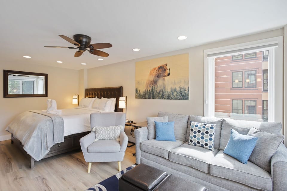 One of the few KING sized beds in the area and a very comfortable sofa sleeper!