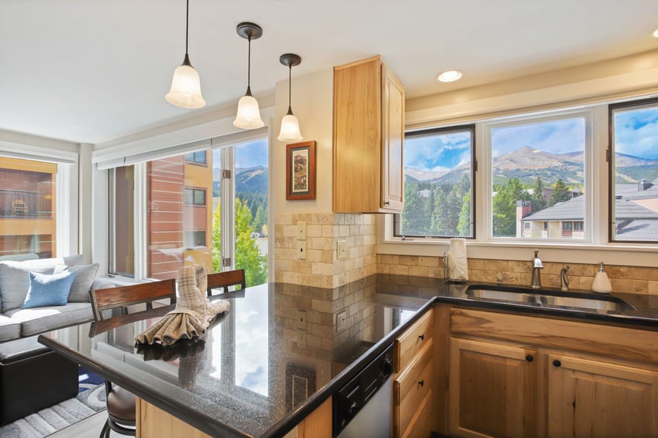 You can't help but stop and admire the view from every angle in this condo!