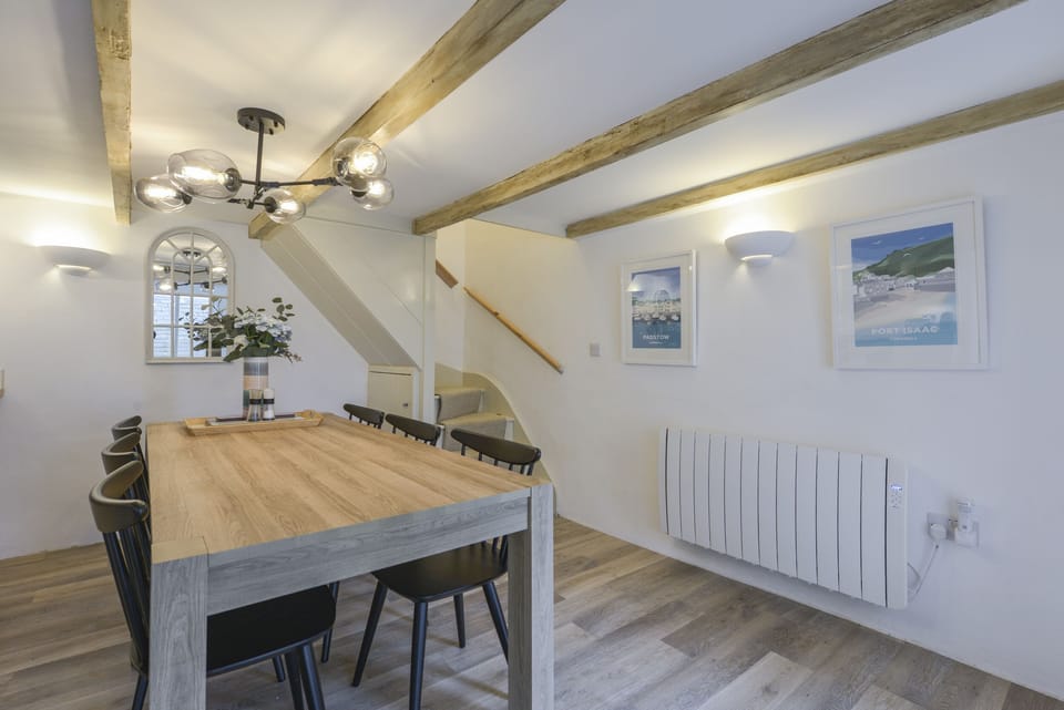 Cottage | Dining