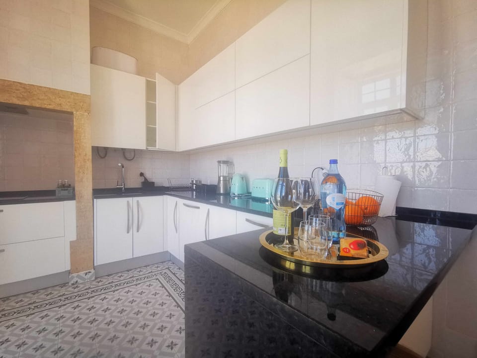 Kitchen or kitchenette,Food and drinks