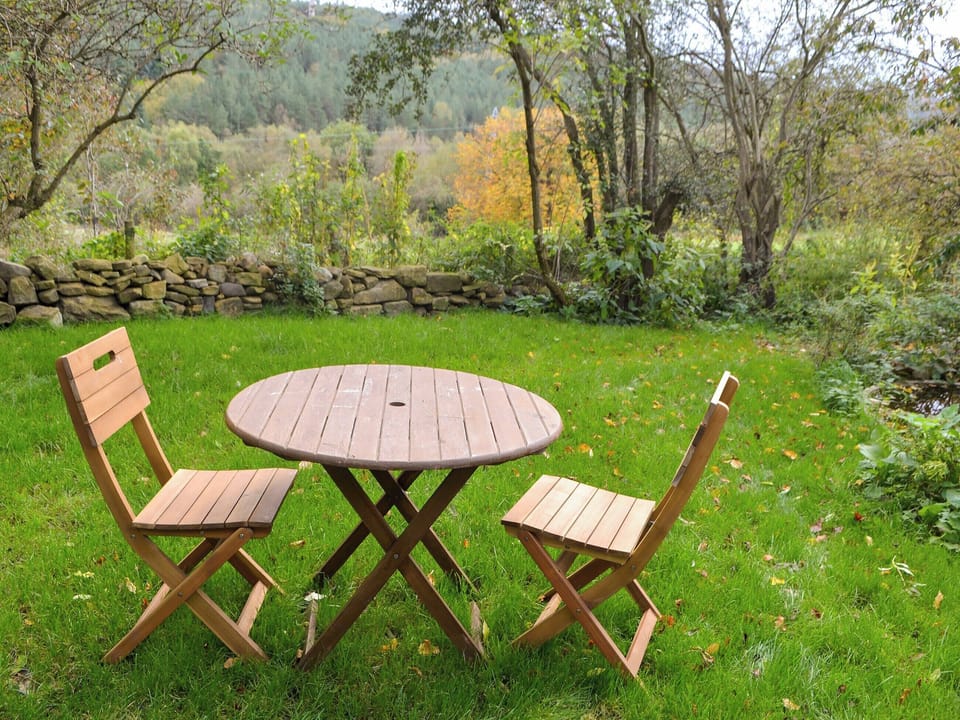 Garden | Tiny House Railway Carriage Number 1 - Lockhaugh Farm Cottages & Carriages, Rowlands Gill
