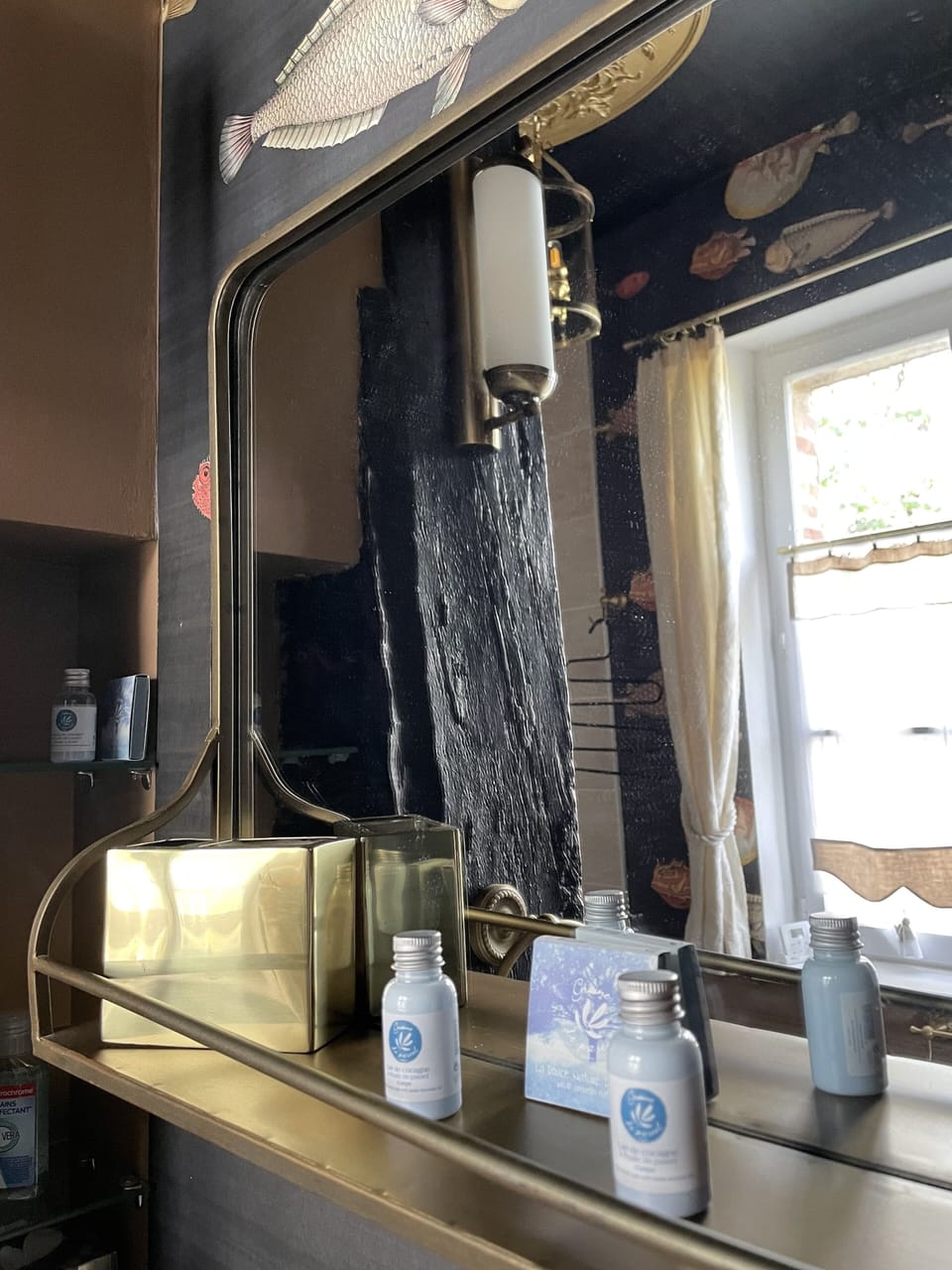Deluxe Suite (Lapérouse) | Bathroom | Shower, rainfall showerhead, designer toiletries, hair dryer