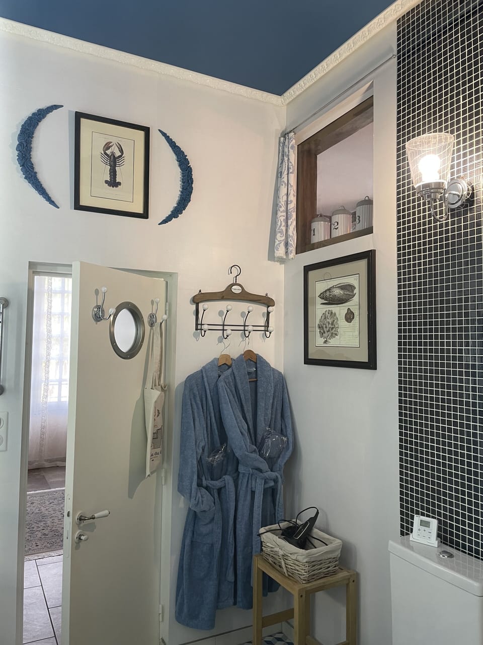 Deluxe Suite (L'Amazone) | Bathroom | Shower, rainfall showerhead, designer toiletries, hair dryer
