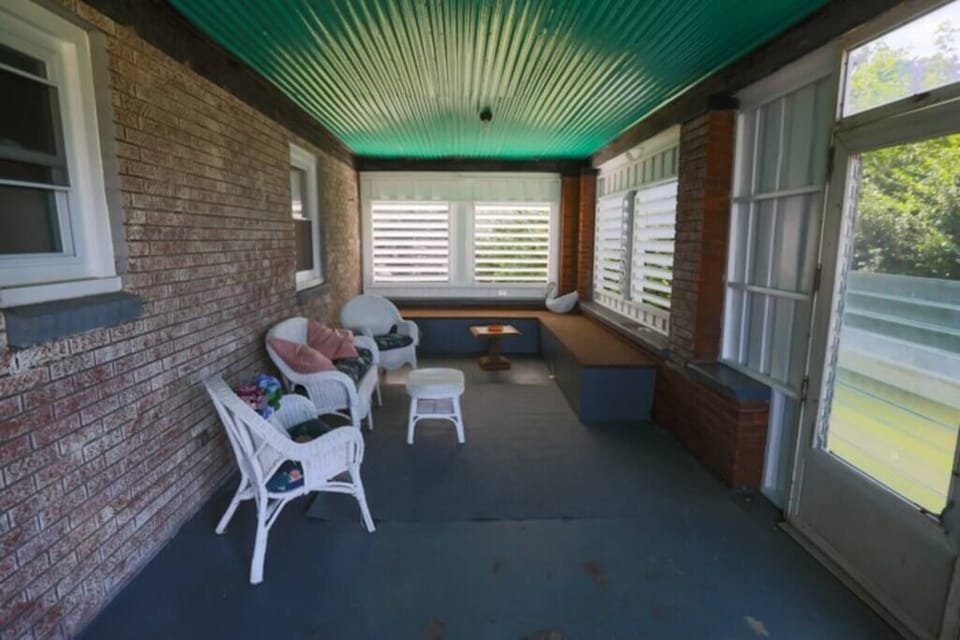 Another shot of the large patio. 