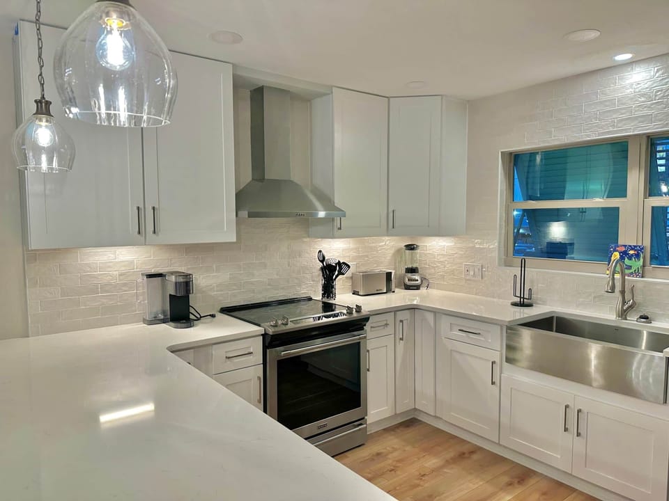Sol kitchen (south side) (2)