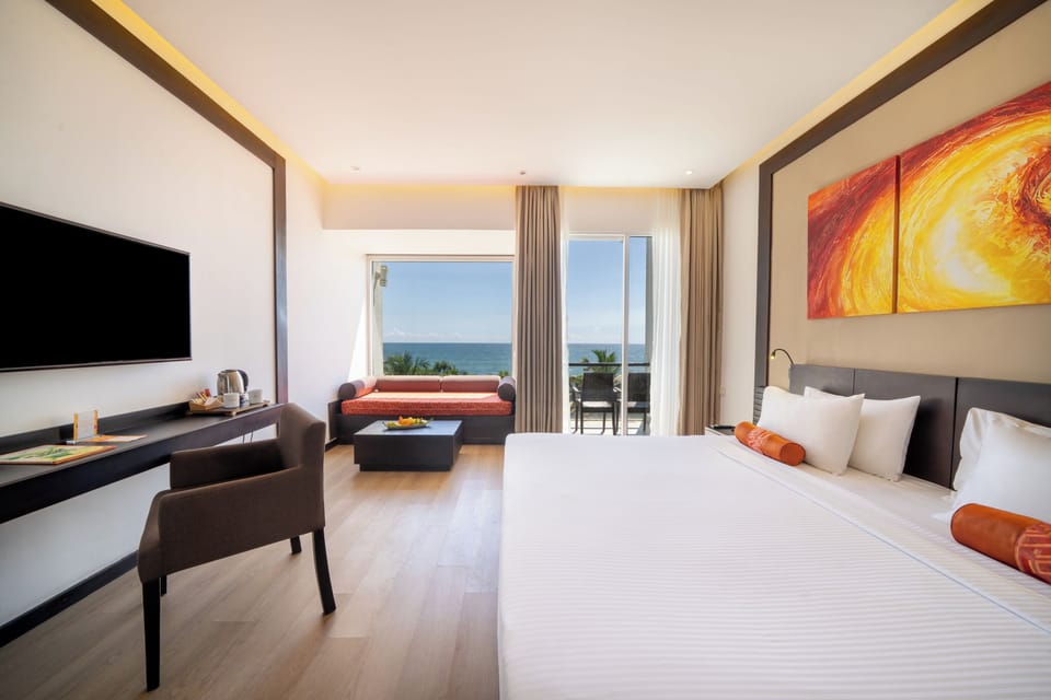 Superior Room, Balcony, Sea View | 1 bedroom, premium bedding, in-room safe, soundproofing