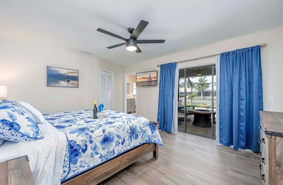 Main King Size Bedroom with En-Suite Bathroom