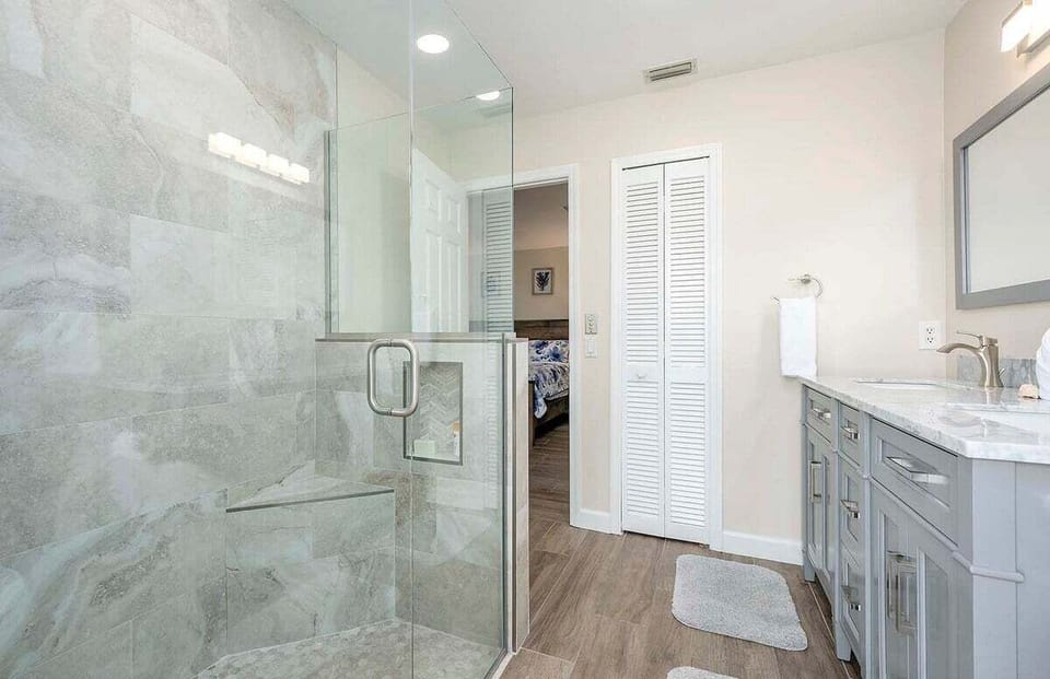 En-Suite Bathroom connected to Main King Bedroom