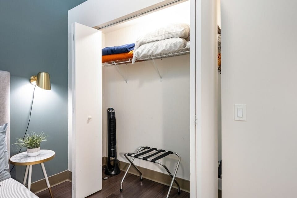 1210 closet