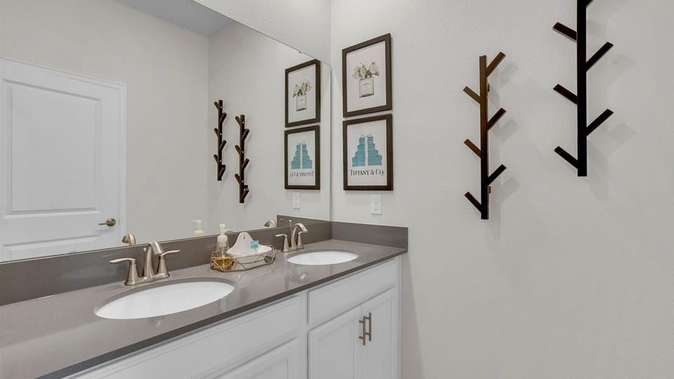 Hall Bathroom 4 Downstairs