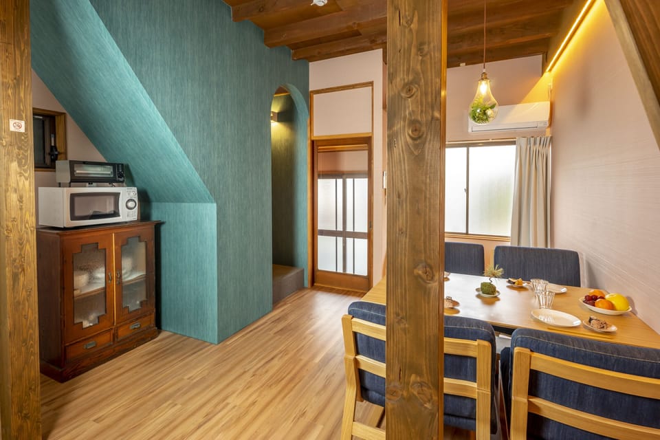 Rent Kizuna house in Kyoto  - Living / dining room