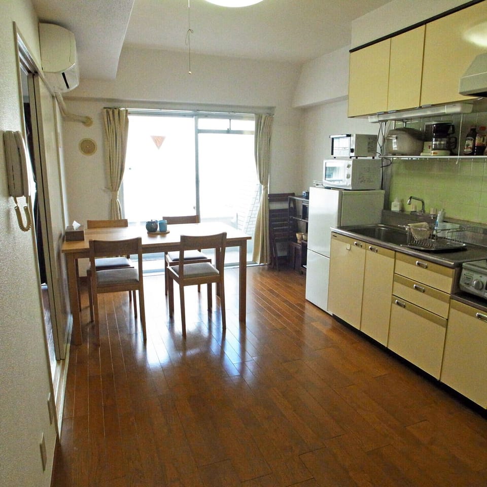 Dining room / kitchen table