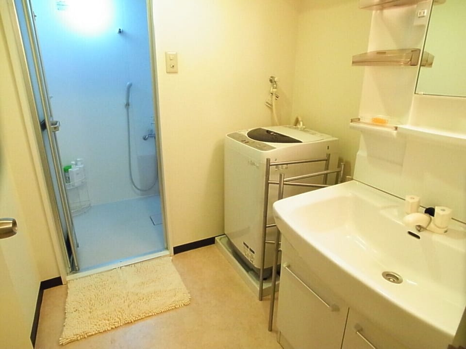 Bathroom / washing machine