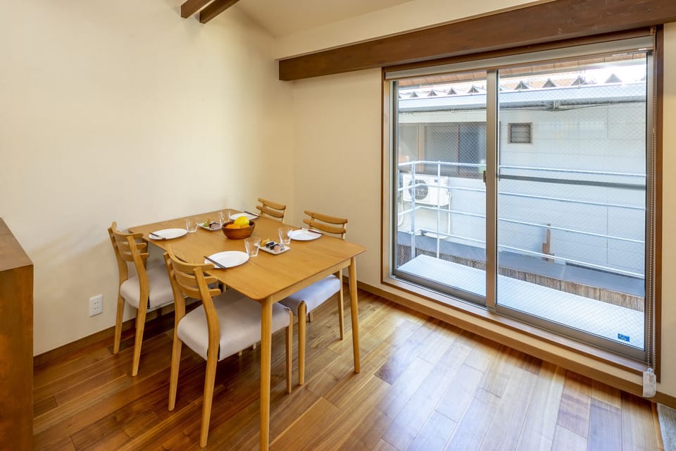 Dining room / balcony