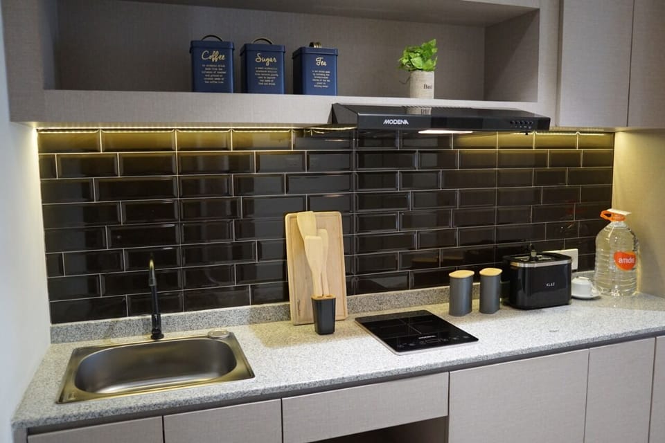 Mini-fridge, shared microwave, stovetop