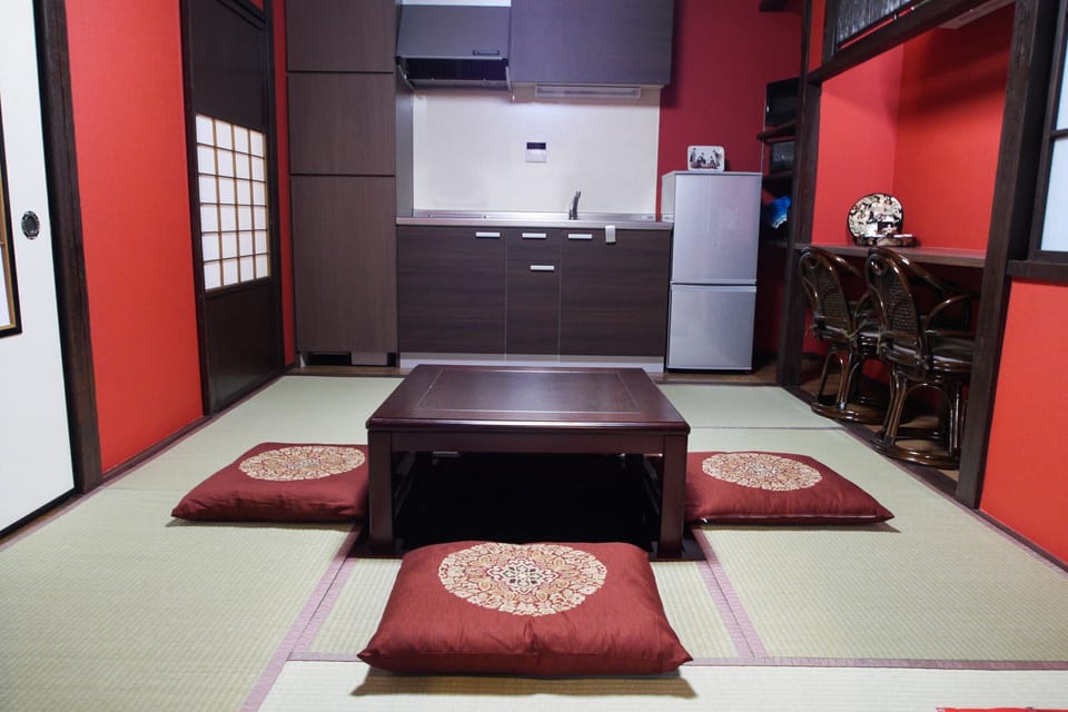 Living / dining room (summer)