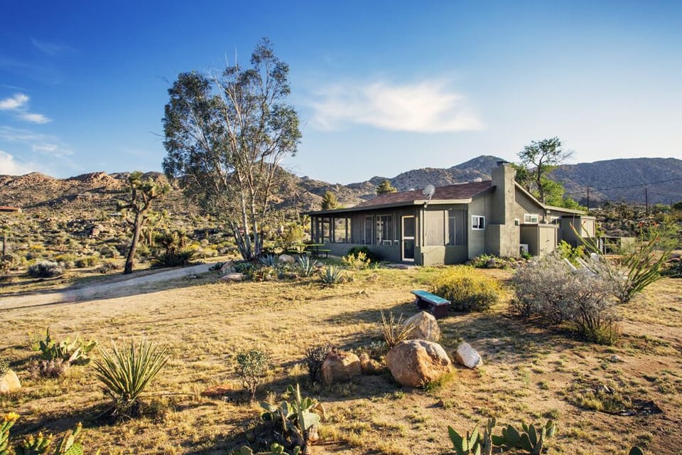 5 acre property 8 minutes from National Park  and 8 minutes from town