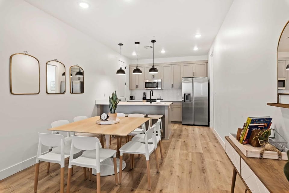 Condo, 3 Bedrooms | Private kitchen | Fridge, oven, coffee/tea maker, toaster