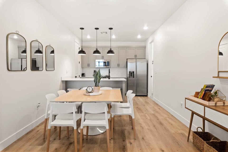 Condo, 3 Bedrooms | Dining