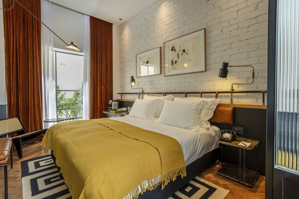 Patio Room | In-room safe, free WiFi, bed sheets