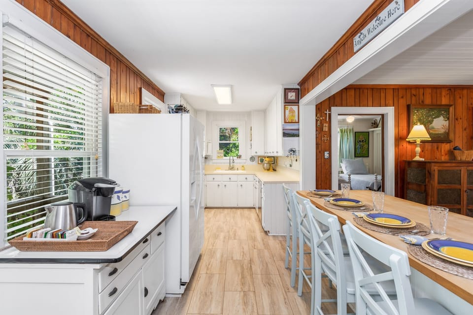 Kitchen with coffee bar