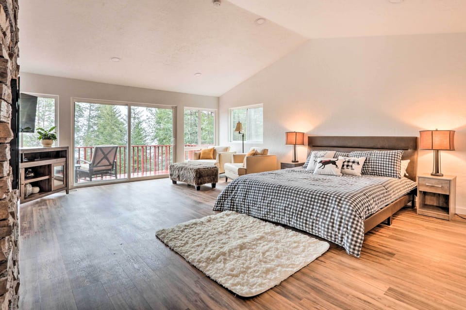 Bedroom 1 | King Bed | Balcony Access | Smart TV | Main Floor