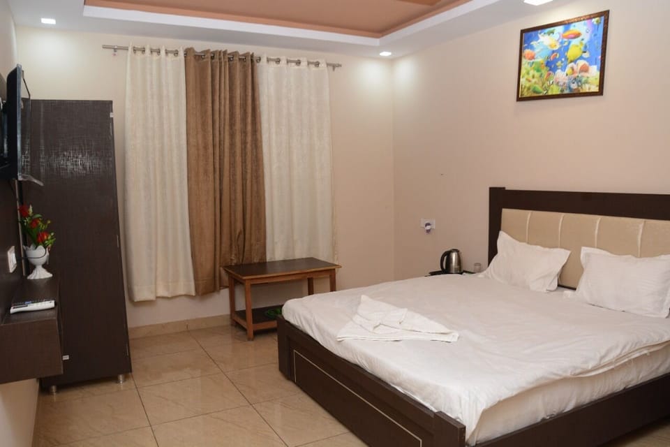 Business Double Room | Free WiFi