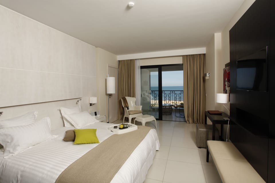 Sea Front view | Premium bedding, minibar, in-room safe, desk